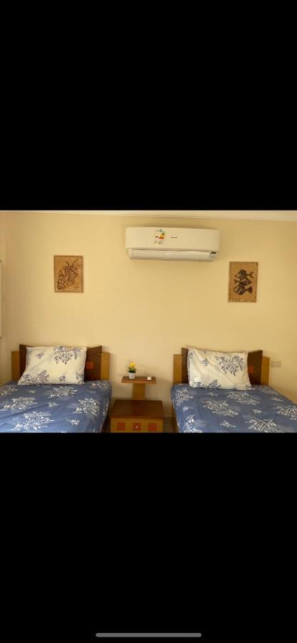 Cozy Chalet In A Luxurious Compound Family Only Αΐν Σούχνα Εξωτερικό φωτογραφία